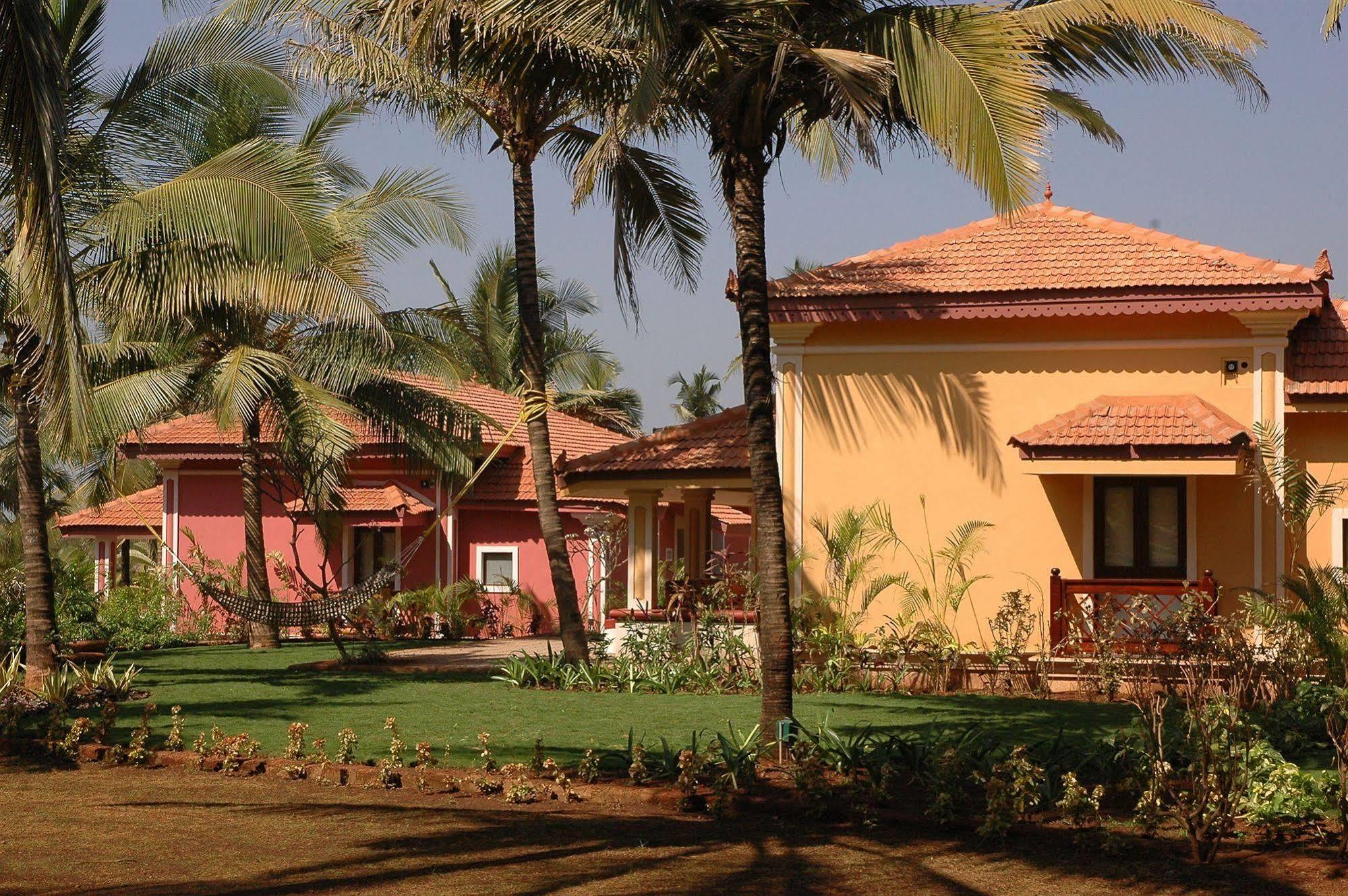 ทัช ฮอลิเดย์ วิลเลจ รีสอร์ต แอนด์ สปา กัว Hotel แคนโดลิม ภายนอก รูปภาพ A resort in Goa